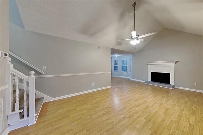 Foto del edificio - 235 Peach Crossing Dr