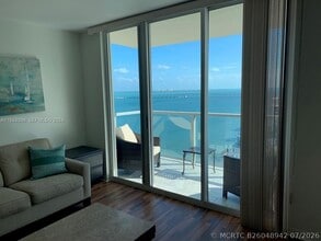 Building Photo - 1155 Brickell Bay Dr