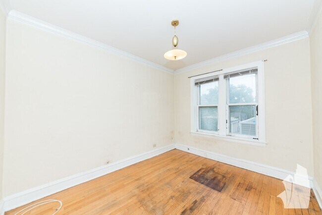 Foto del edificio - 3710 N Hoyne Ave