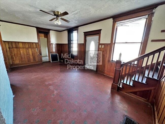Building Photo - 115 N. Sanborn- 3 Bedroom House