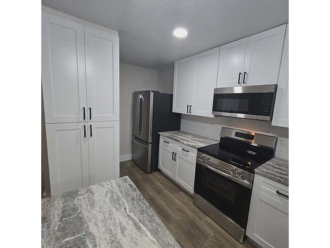 Foto del edificio - Gorgeous Completely Renovated 3 Bedroom, 1.5 Bath Home with Fenced Yard