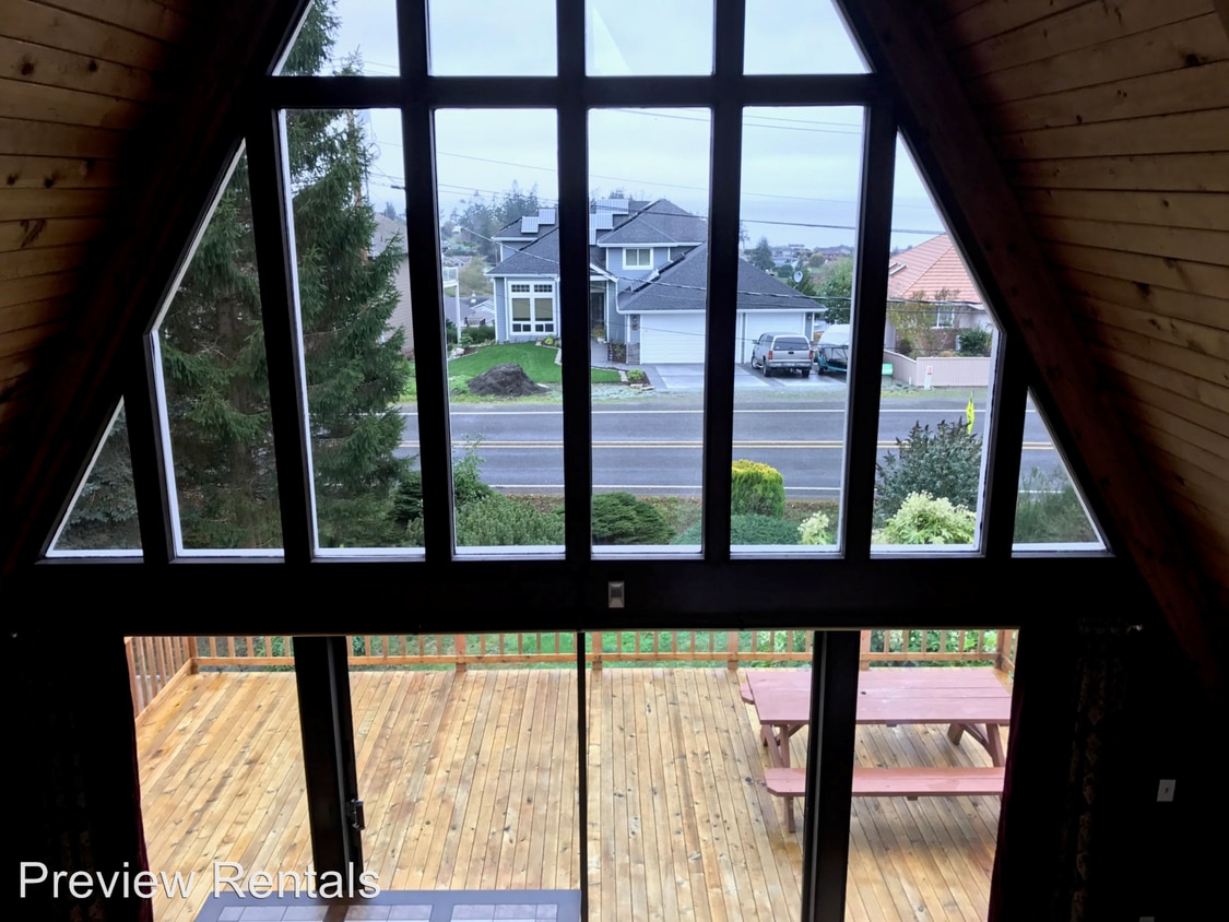 980 NW Camano Dr, Camano Island, WA 98282 House Rental in Camano