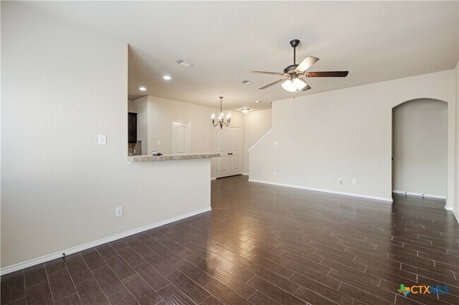 Foto del edificio - 290 Rosalie Dr