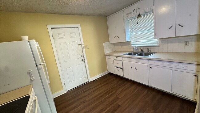 Foto del edificio - 1417 Prairie St