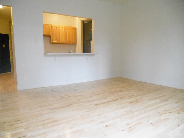 Building Photo - 2731 Broadway Ave
