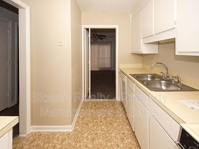 Building Photo - 4726 Linfield Ln