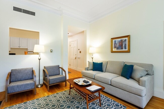 Photo - HOT BACK BAY LISTING!!!! Townhome