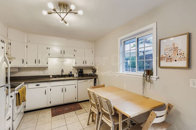 Foto del edificio - 5708 Johnson St