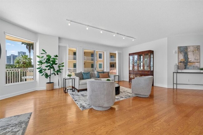 Foto del edificio - 555 5th Ave NE