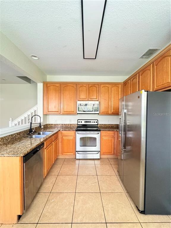 Building Photo - 6817 Slaven Dr