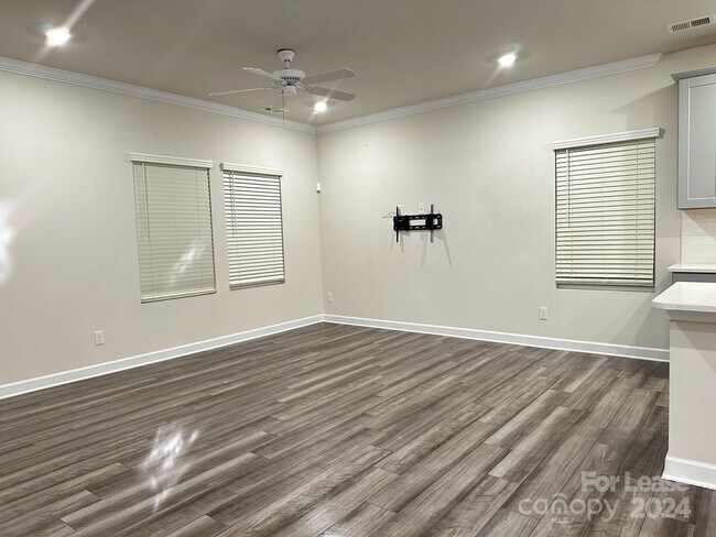 Foto del edificio - 520 Cranford Dr
