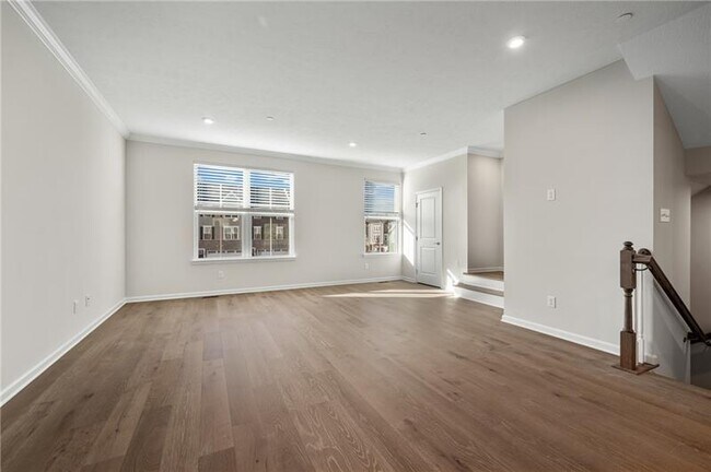 Building Photo - 204 Scenic Dr