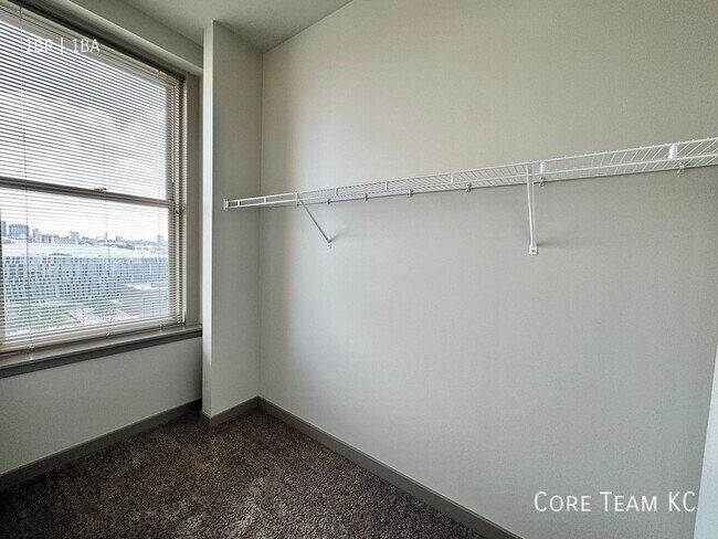 Building Photo - 1121 McGee St