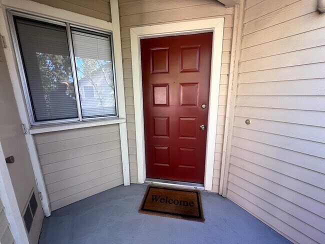 Building Photo - 1018 Cedar Gables Dr