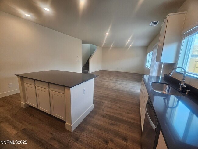 Foto del edificio - 4381 Misty Woods Wy