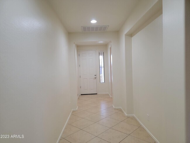 Building Photo - 2671 E Daniel Dr