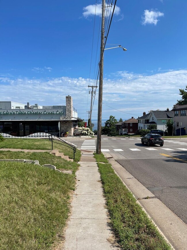 Building Photo - AVAILABLE NOW! 3 Bed/ 1 Bath Single Family...