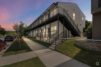 Building Photo - 3124 Lubbock Ave