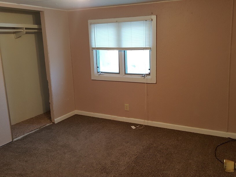 Building Photo - 230 Northland Estates