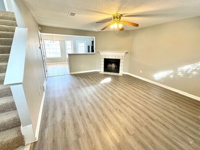 Foto del edificio - Southeast Memphis-3 Bedroom 2.5 Bath Home ...