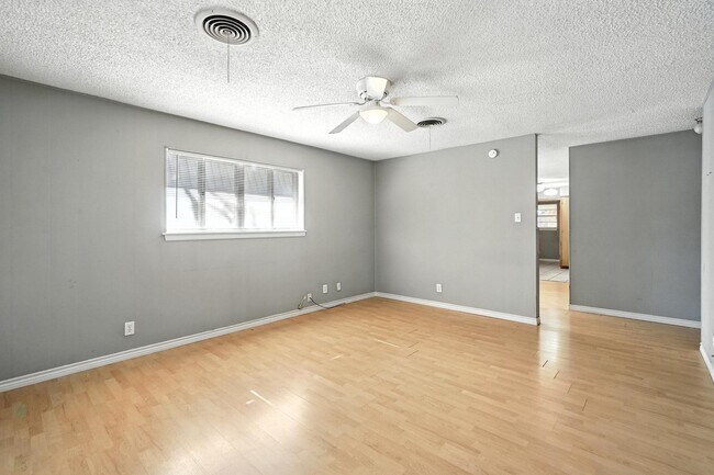 Foto del edificio - 3347 S 27th St