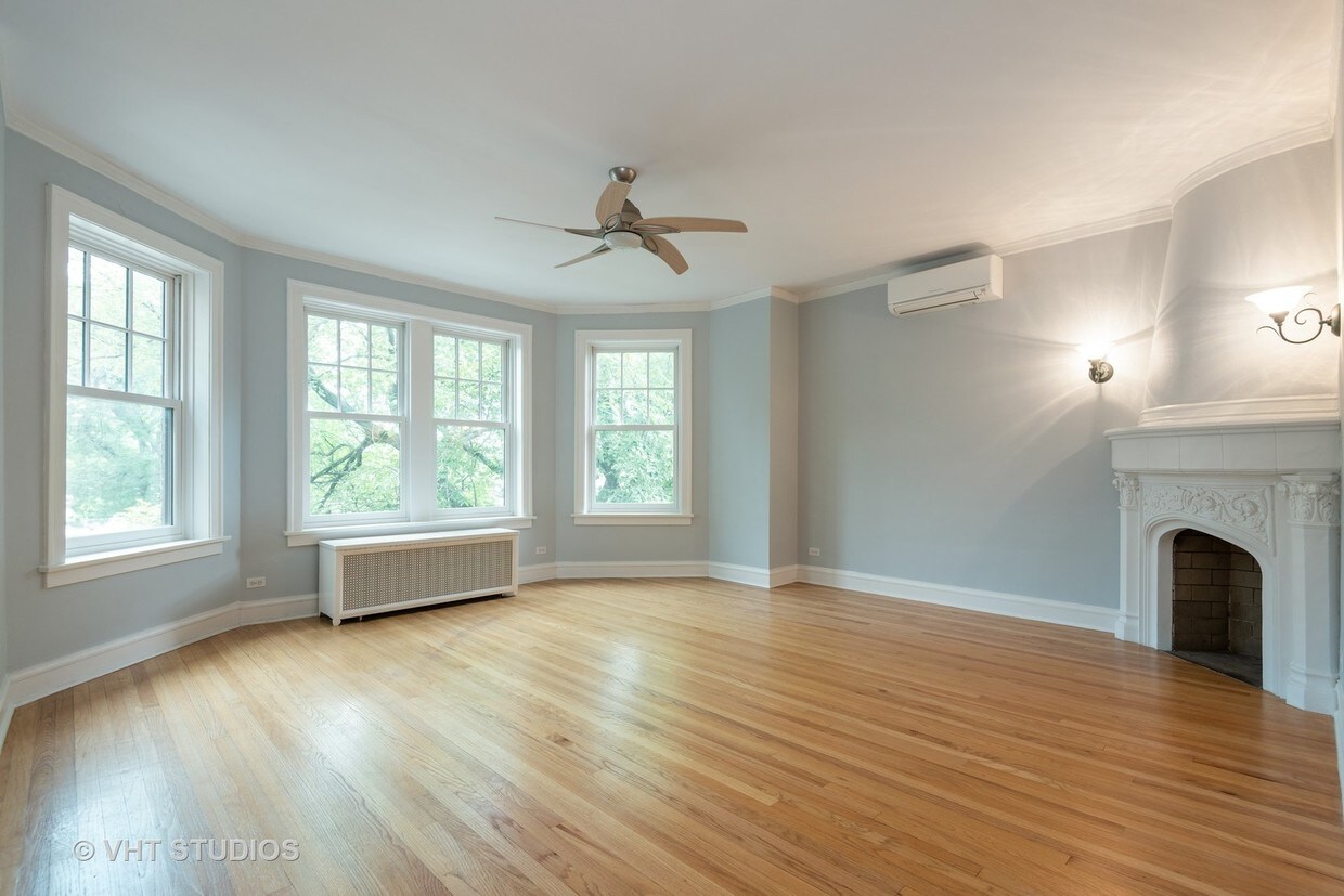 Foto principal - 1320 Central St