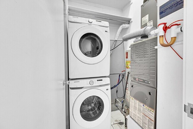 Foto del edificio - $1,850.00, Studio condo with one bathroom.