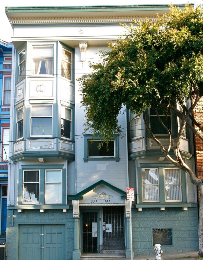 Building Photo - 335 Oak St