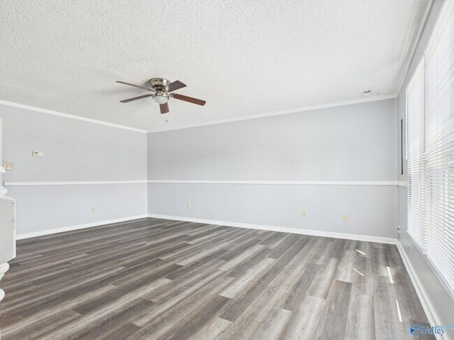 Foto del edificio - 1829 Brownstone Ave SW
