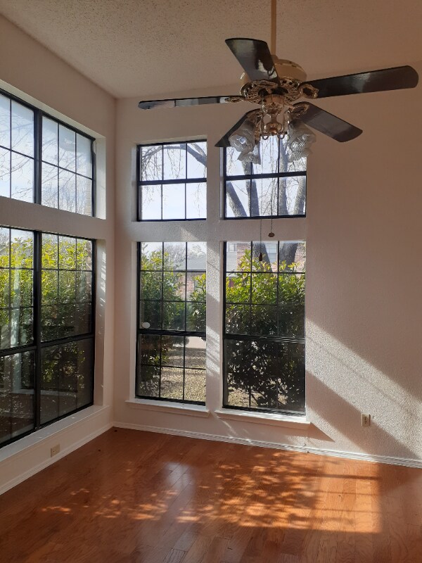Foto del edificio - 6509 Devine Dr