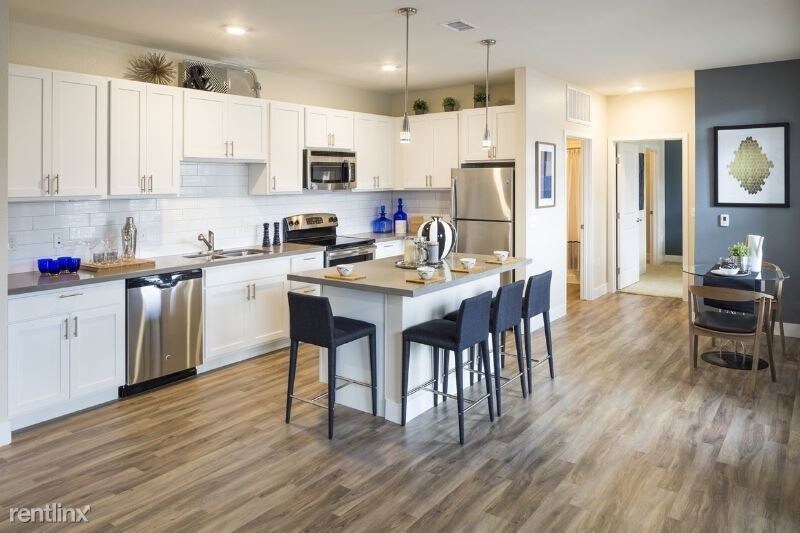 Foto principal - 7571 E Technology Way