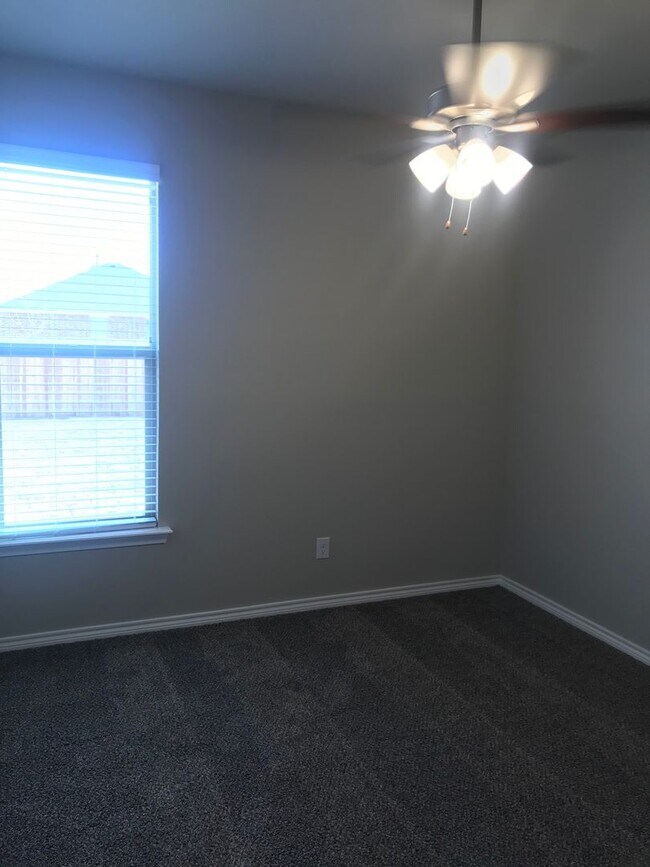 Foto del edificio - Beautiful Home! Available October 10th!