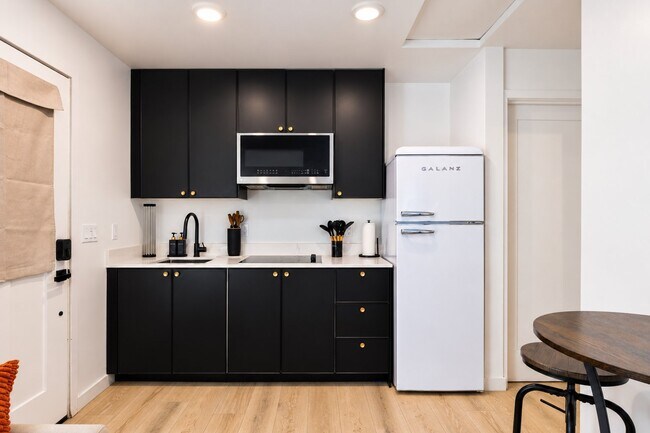 Foto del edificio - 7580 Saranac Ave