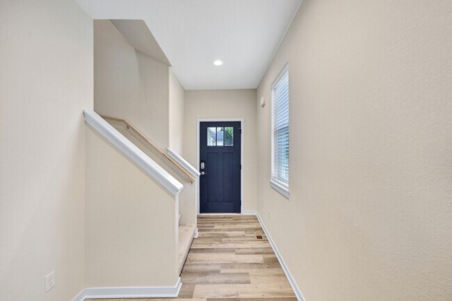 Building Photo - 2905 N 186th St