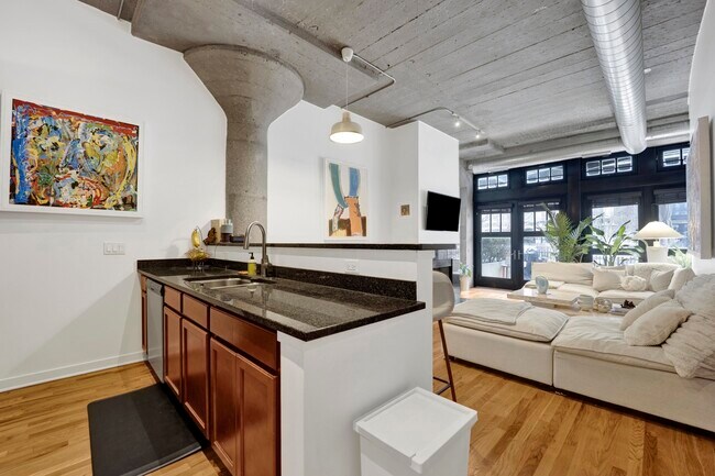 Foto del edificio - 1151 W 15th St