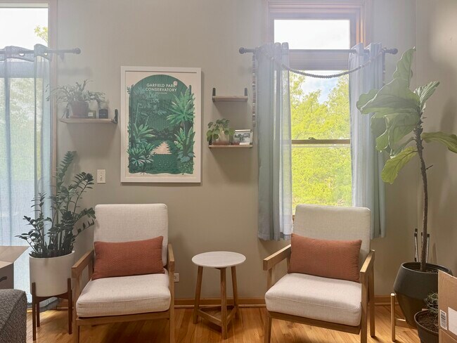 Foto del edificio - 1463 N Leavitt St