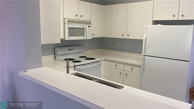 Building Photo - 5640 NW 61st St