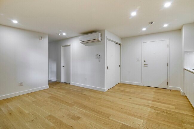 Photo du bâtiment - 10 Av. Rosemount