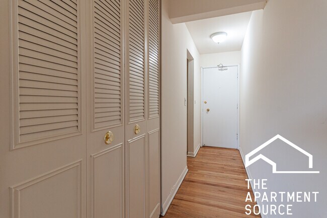 Foto del edificio - 540 W Roscoe St