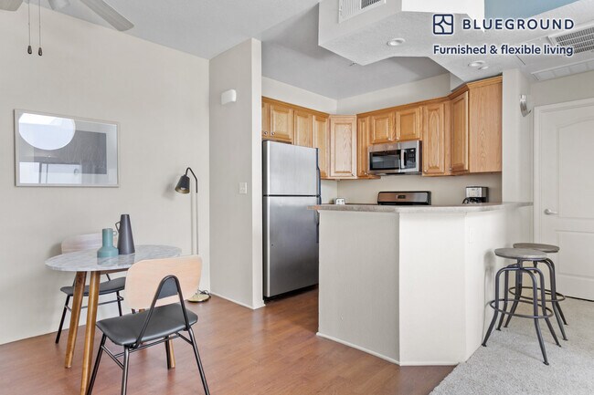 Building Photo - 5225 Blakeslee Ave