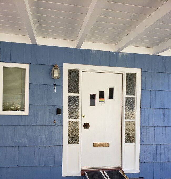 Foto del edificio - Three bedroom Home Close to the Hospital in Eureka