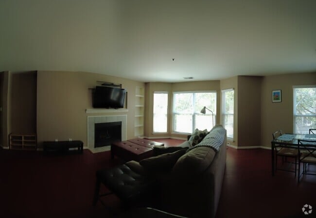 Building Photo - 509 N Graham St