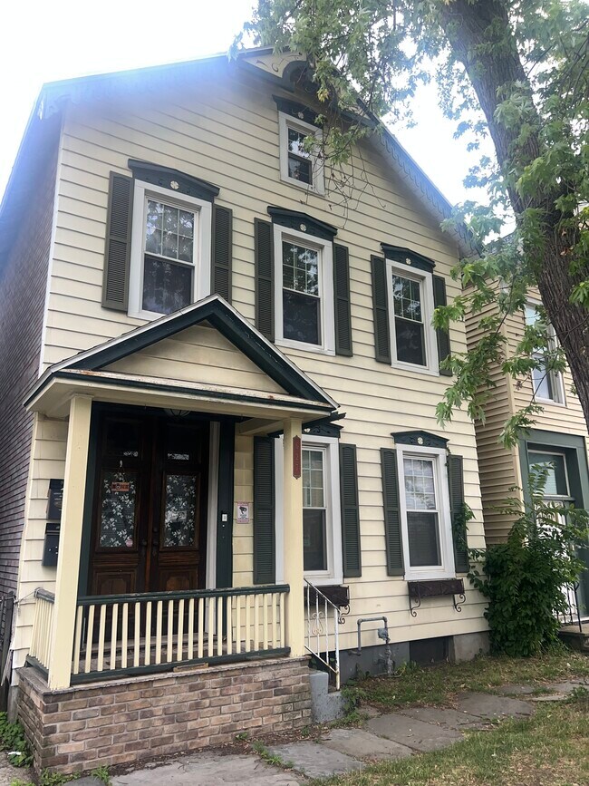 Foto del edificio - 627 4th Ave