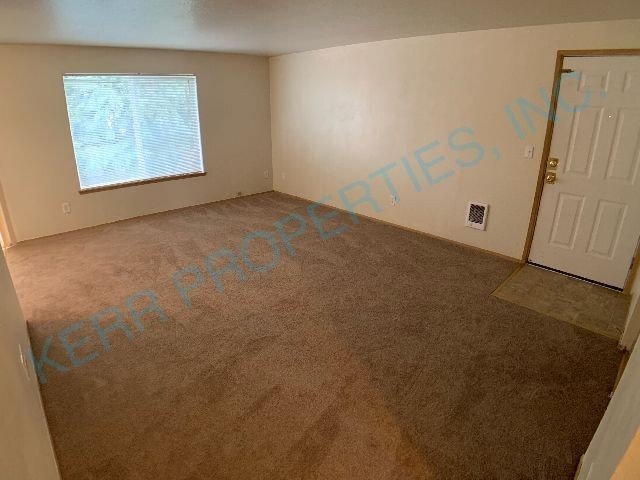 Foto del edificio - Charming 2-Bedroom Multiplex in Portland w...