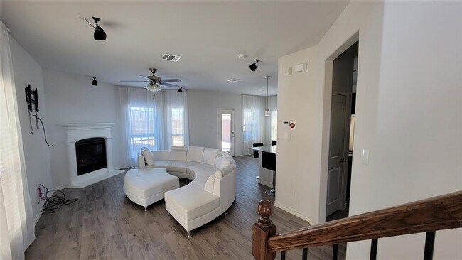 Building Photo - 10040 Eagle Pass Pl