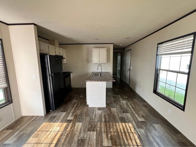 Building Photo - 123