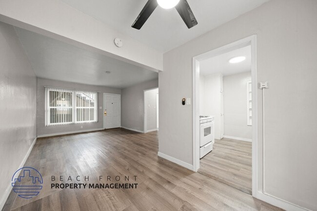 Foto del edificio - 2070-2080 Magnolia Ave.