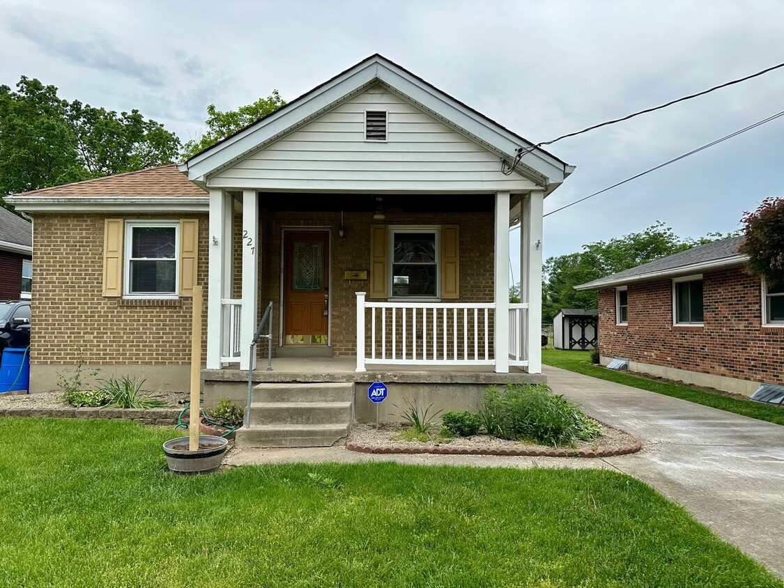 Primary Photo - 2 Bed and 1.5 bath home in Reading