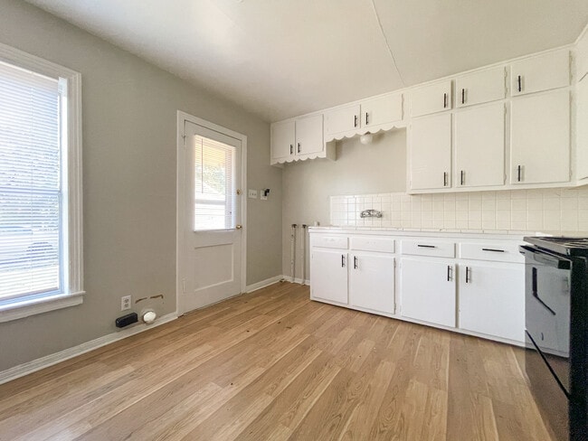 Foto del edificio - 3719 Parkwood St