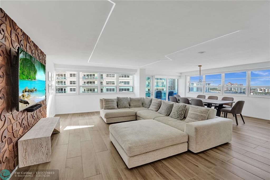 Fort Lauderdale, 
                        , –